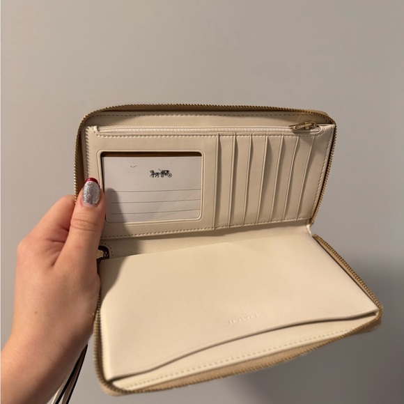 Coach Wallet - Picture 3 of 4